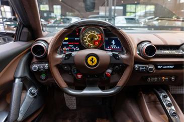 Ferrari 812 Superfast — photo 7