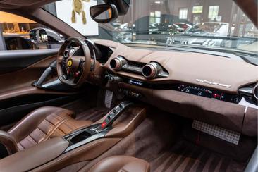 Ferrari 812 Superfast — photo 8