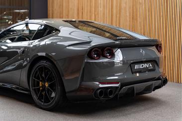 Ferrari 812 Superfast — photo 11