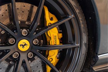 Ferrari 812 Superfast — photo 14
