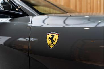 Ferrari 812 Superfast — photo 18