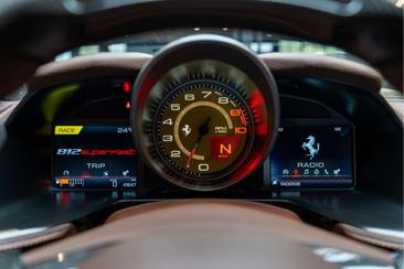 Ferrari 812 Superfast — photo 39