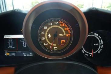 Ferrari California T — photo 43