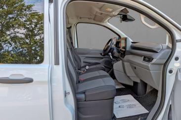 Volkswagen Multivan Van 2.0 TDI — photo 7