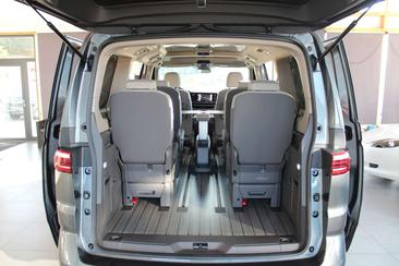 Volkswagen Multivan Van 2.0 TSI — photo 14