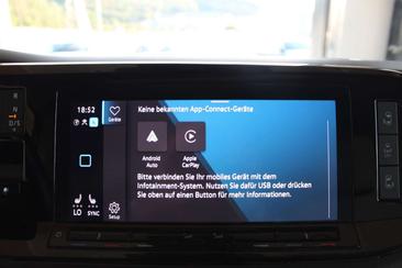 Volkswagen Multivan Van 2.0 TSI — photo 18