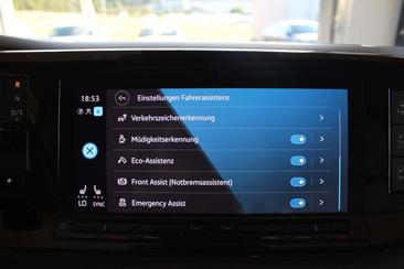 Volkswagen Multivan Van 2.0 TSI — photo 21