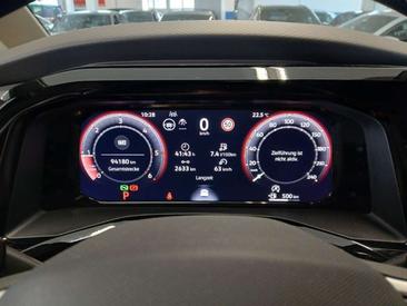 Volkswagen Multivan Van 2.0 TDI — photo 14
