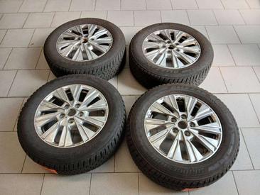 Volkswagen Multivan Van 2.0 TDI — photo 17
