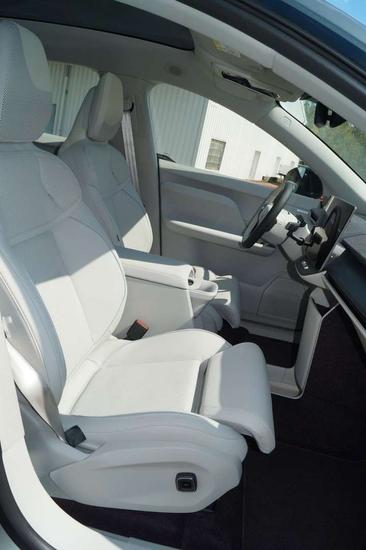 Volvo EX60 P10 AWD — photo 11