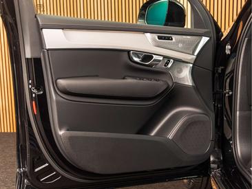 Volvo XC90 T8 AWD Long Range — photo 16