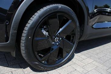 Volvo EC40 Coupé SUV Single Motor Extended Range — photo 6