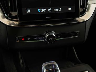 Volvo XC90 T8 AWD Long Range — photo 23
