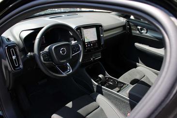 Volvo EC40 Coupé SUV Single Motor Extended Range — photo 8
