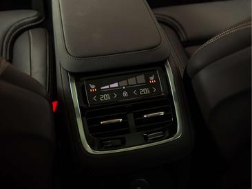 Volvo XC90 T8 AWD Long Range — photo 29