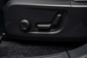 Volvo EC40 Coupé SUV Single Motor Extended Range — photo 17