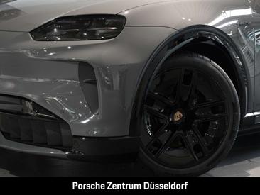 Porsche Cayenne S Electric — photo 6