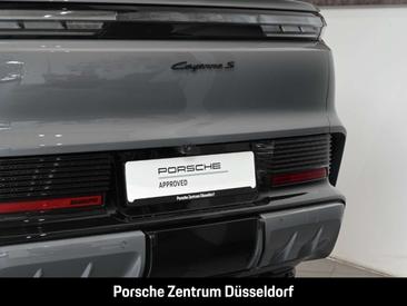 Porsche Cayenne S Electric — photo 8