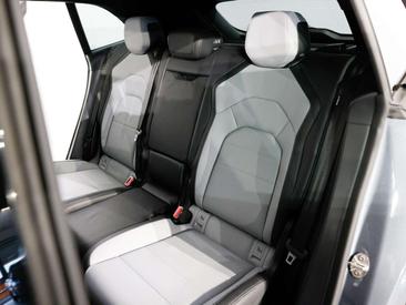 Porsche Cayenne Turbo Electric — photo 11