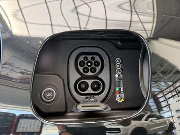 Porsche Cayenne Turbo Electric — photo 12