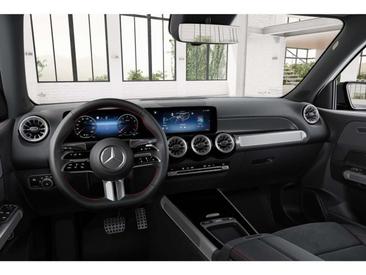 Mercedes GLB 180 — photo 8