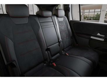 Mercedes GLB 180 — photo 10