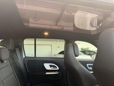Mercedes GLB 250 — photo 12