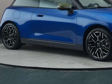 Mini Cooper Electric Berline Cooper SE — photo 18