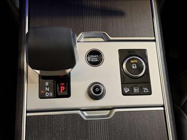 Land Rover Range Rover P460e — photo 16