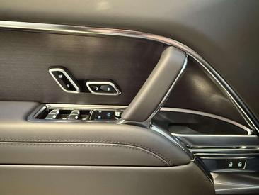 Land Rover Range Rover P460e — photo 17