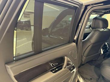 Land Rover Range Rover P460e — photo 22