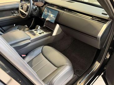 Land Rover Range Rover P460e — photo 23