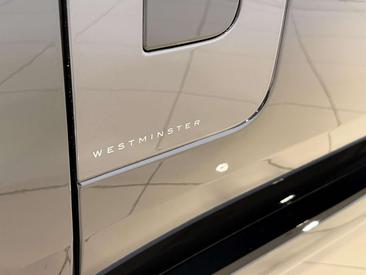 Land Rover Range Rover P460e — photo 24