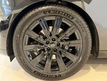 Land Rover Range Rover P460e — photo 26