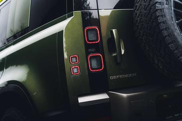 Land Rover Defender 110 D200 — photo 9