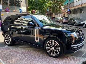 Land Rover Range Rover P460e — photo 4