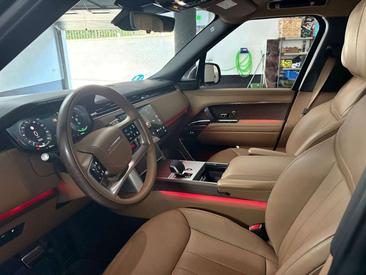 Land Rover Range Rover P460e — photo 12