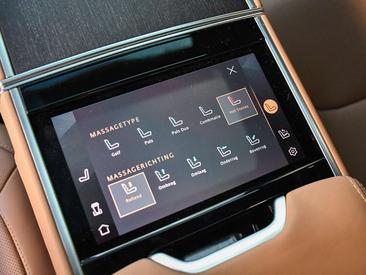 Land Rover Range Rover P460e — photo 21