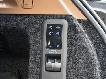 Land Rover Range Rover P460e — photo 25
