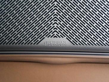 Land Rover Range Rover P460e — photo 26