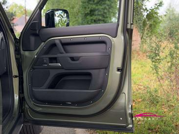 Land Rover Defender D200 — photo 37