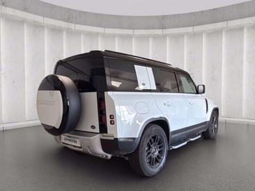 Land Rover Defender 110 P400e — photo 5