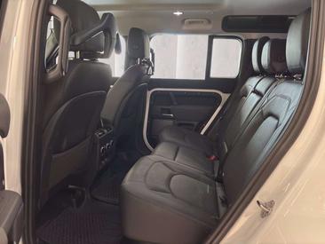 Land Rover Defender 110 P400e — photo 9