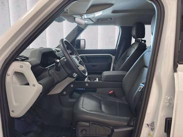 Land Rover Defender 110 P400e — photo 15
