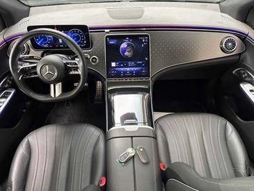 Mercedes EQE 350 AMG Line — photo 10