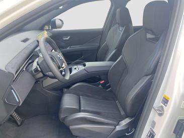 BMW iX3 50 XDrive — photo 10