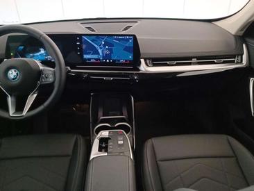 BMW IX1 EDrive20 — photo 9