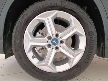 BMW IX1 EDrive20 — photo 11