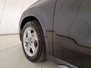 BMW IX1 EDrive20 — photo 12