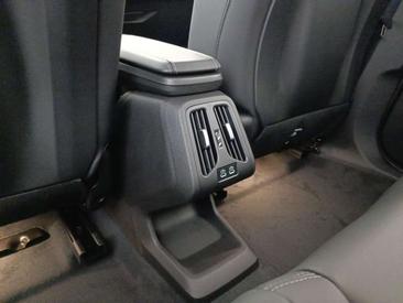BMW IX1 EDrive20 — photo 21